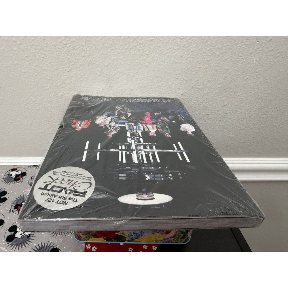 NCT 127 "Fact Check" 5th Album (Exhibit Ver.)‎ – NO PHOTOCARD – Opened - Picture 8 of 13